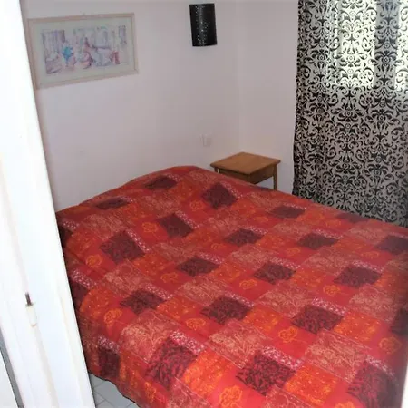 24, Port Venus Au Village Naturiste * Agde